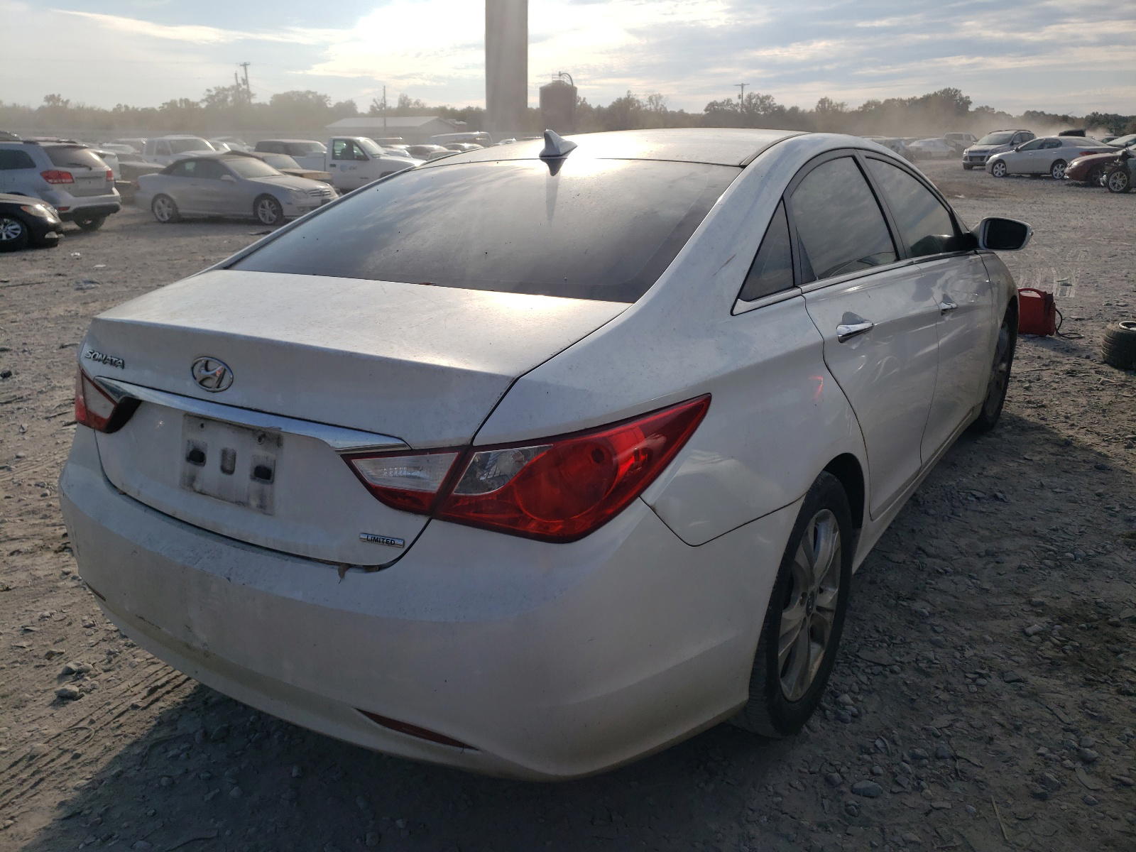 Photo 4 from auction – 2011 HYUNDAI SONATA SE with VIN 5NPEC4AC5BH009019