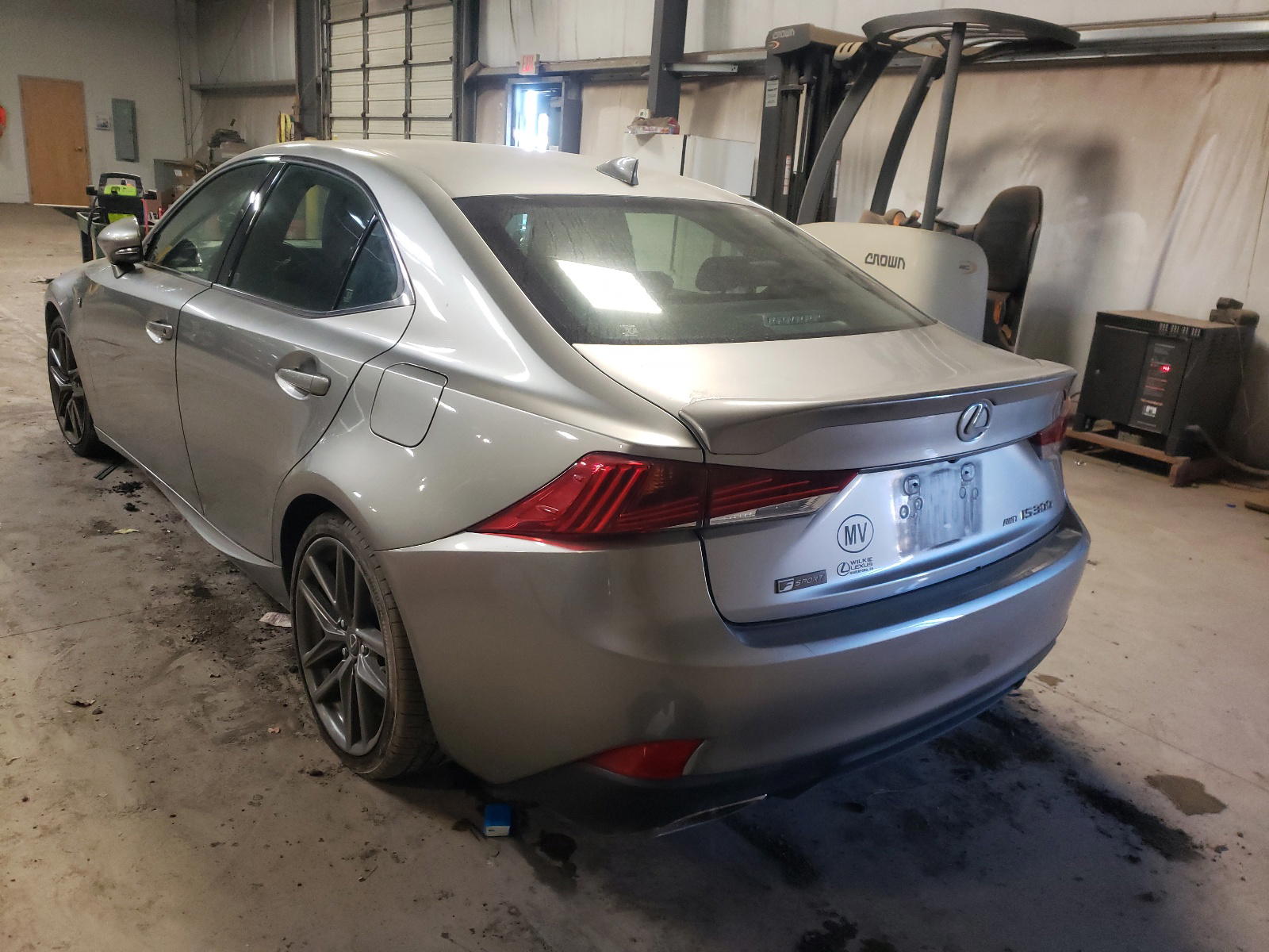 Photo 3 from auction – 2017 LEXUS IS 300 with VIN JTHCM1D22H5021593