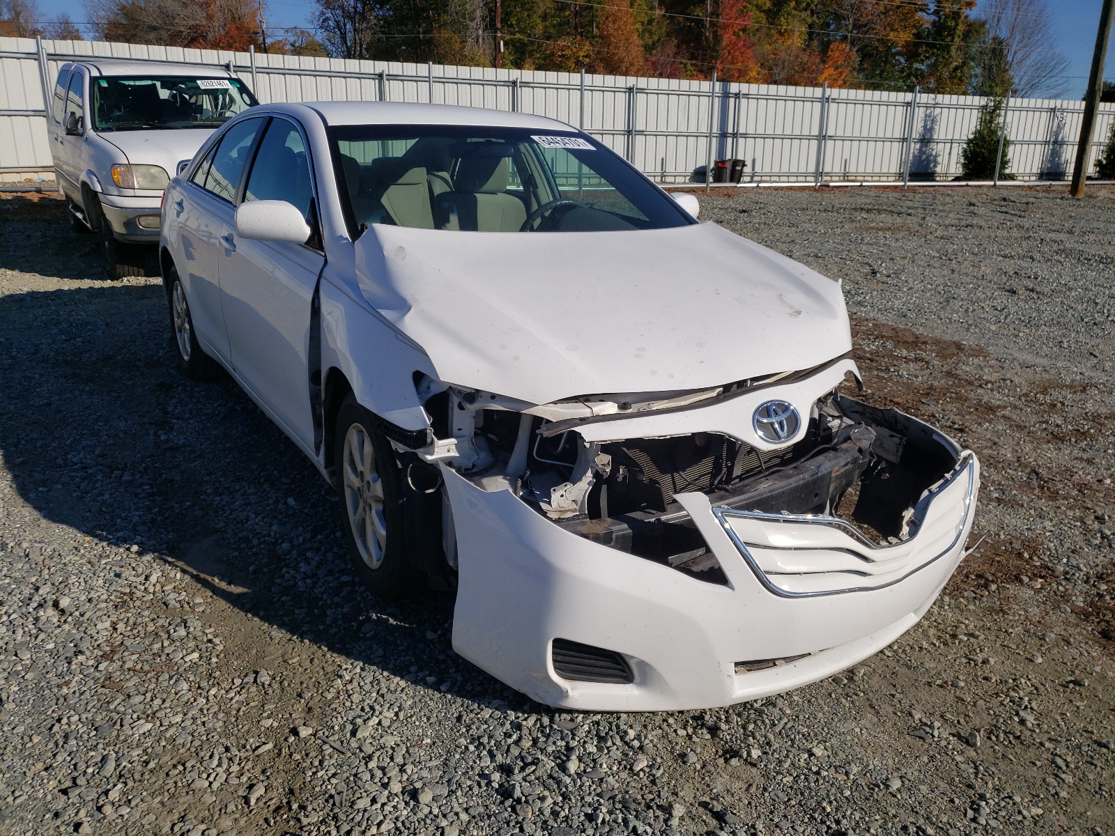 TOYOTA CAMRY BASE 2011 مع رقم تعريف المركبة 4T1BF3EKXBU632269 - صورة من المزاد
