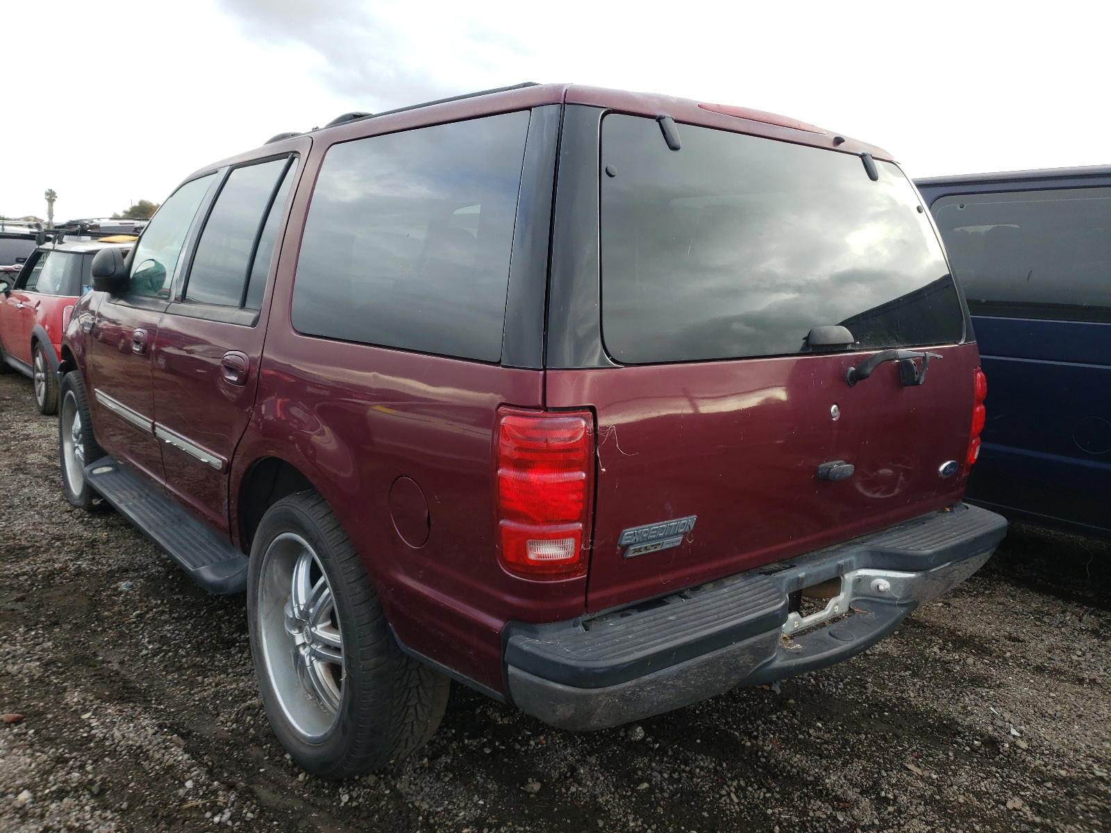 Photo 3 from auction – 2001 FORD EXPEDITION with VIN 1FMRU16W11LB80856