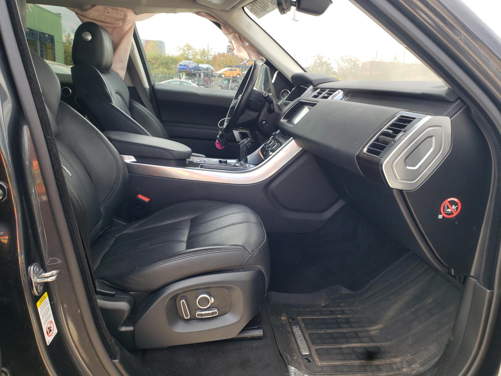 Photo 5 from auction – 2017 LAND ROVER RANGE ROVE with VIN SALWR2FV9HA673589