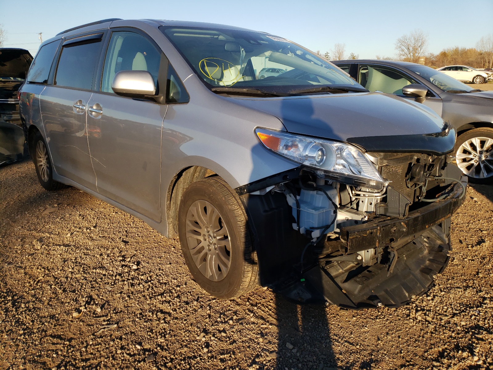 Photo 1 from auction – 2018 TOYOTA SIENNA XLE with VIN 5TDYZ3DC0JS918800