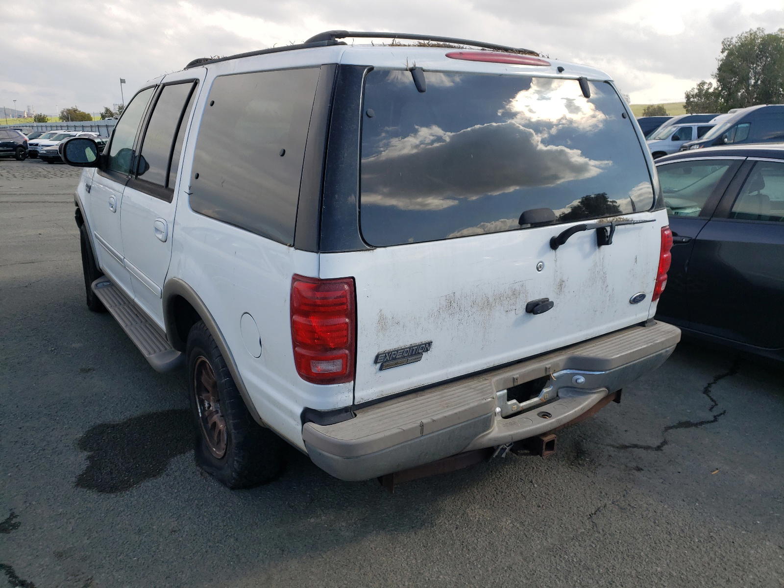 Photo 3 from auction – 2002 FORD EXPEDITION with VIN 1FMPU18L62LA11041