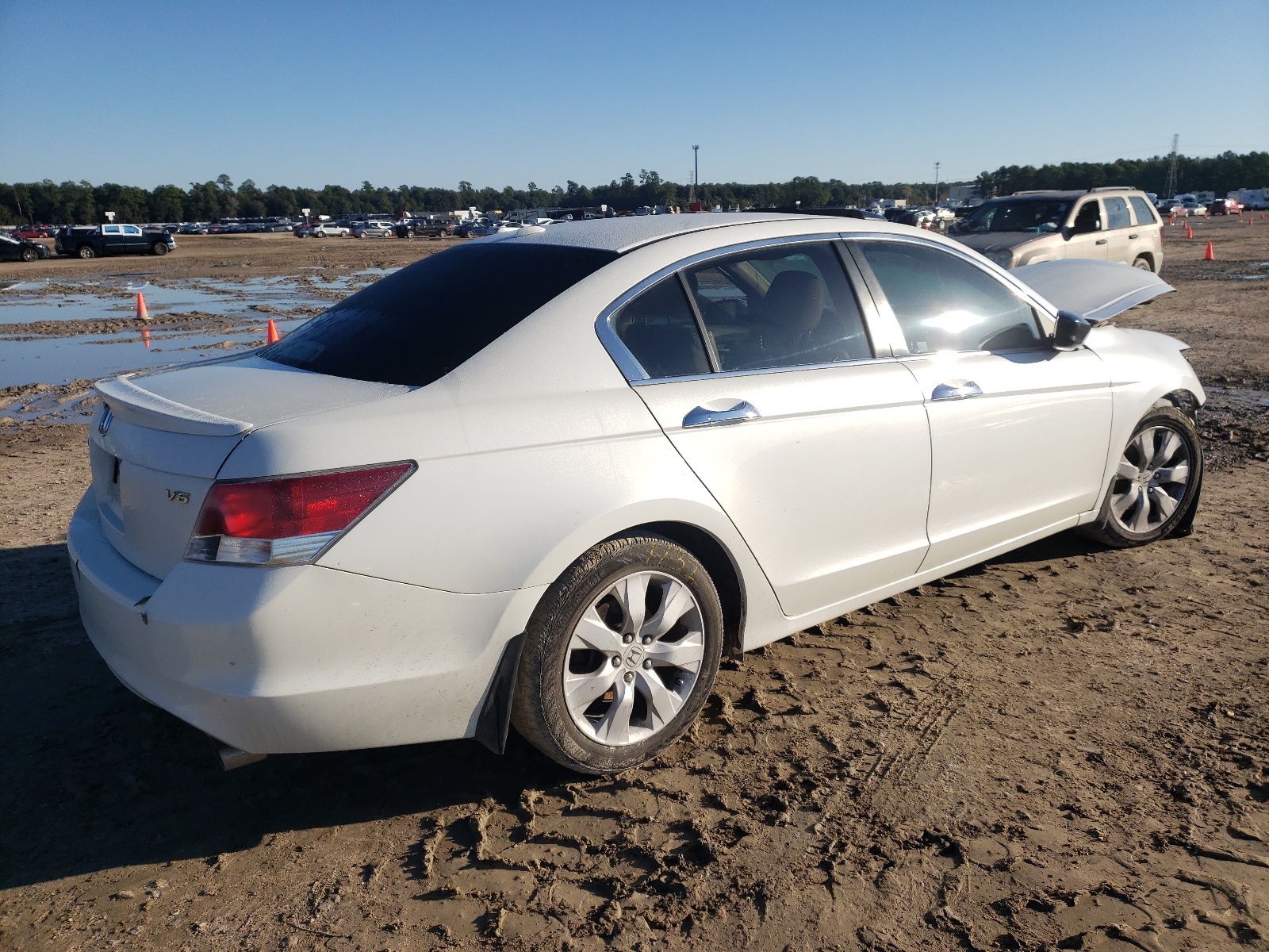 Photo 4 from auction – 2010 HONDA ACCORD EXL with VIN 1HGCP3F87AA021982