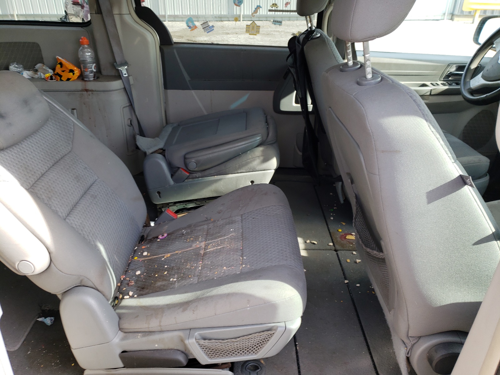 Photo 6 from auction – 2009 CHRYSLER TOWN & COU with VIN 2A8HR44E19R549062