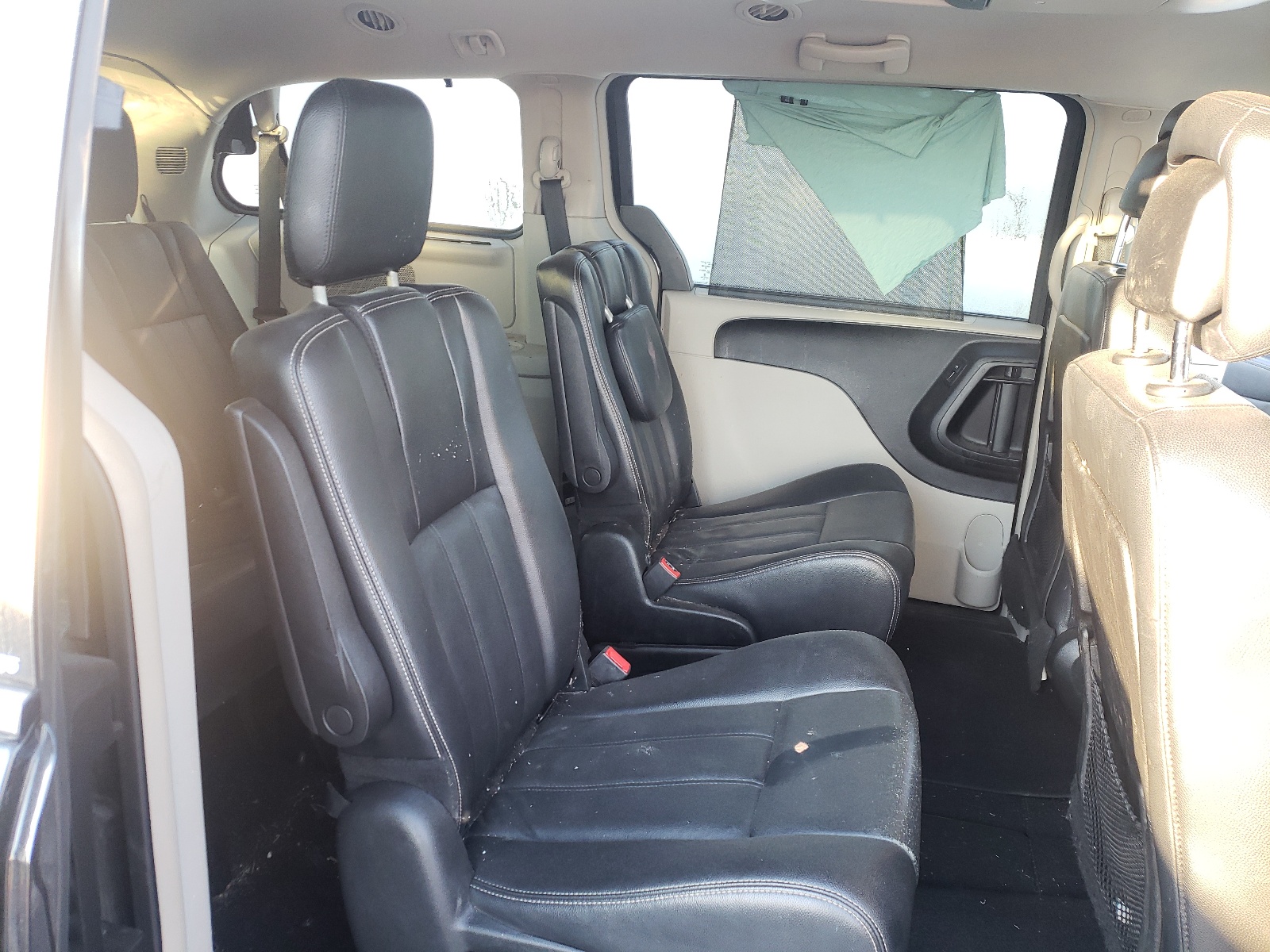 Photo 6 from auction – 2013 CHRYSLER TOWN & COU with VIN 2C4RC1BG2DR808537