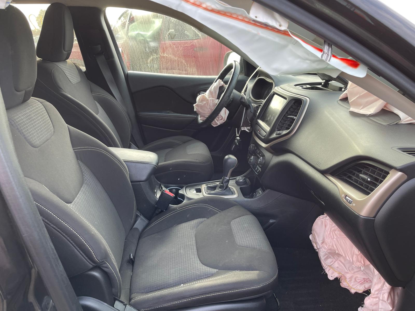 Photo 5 from auction – 2015 JEEP CHEROKEE L with VIN 1C4PJMCS1FW702043