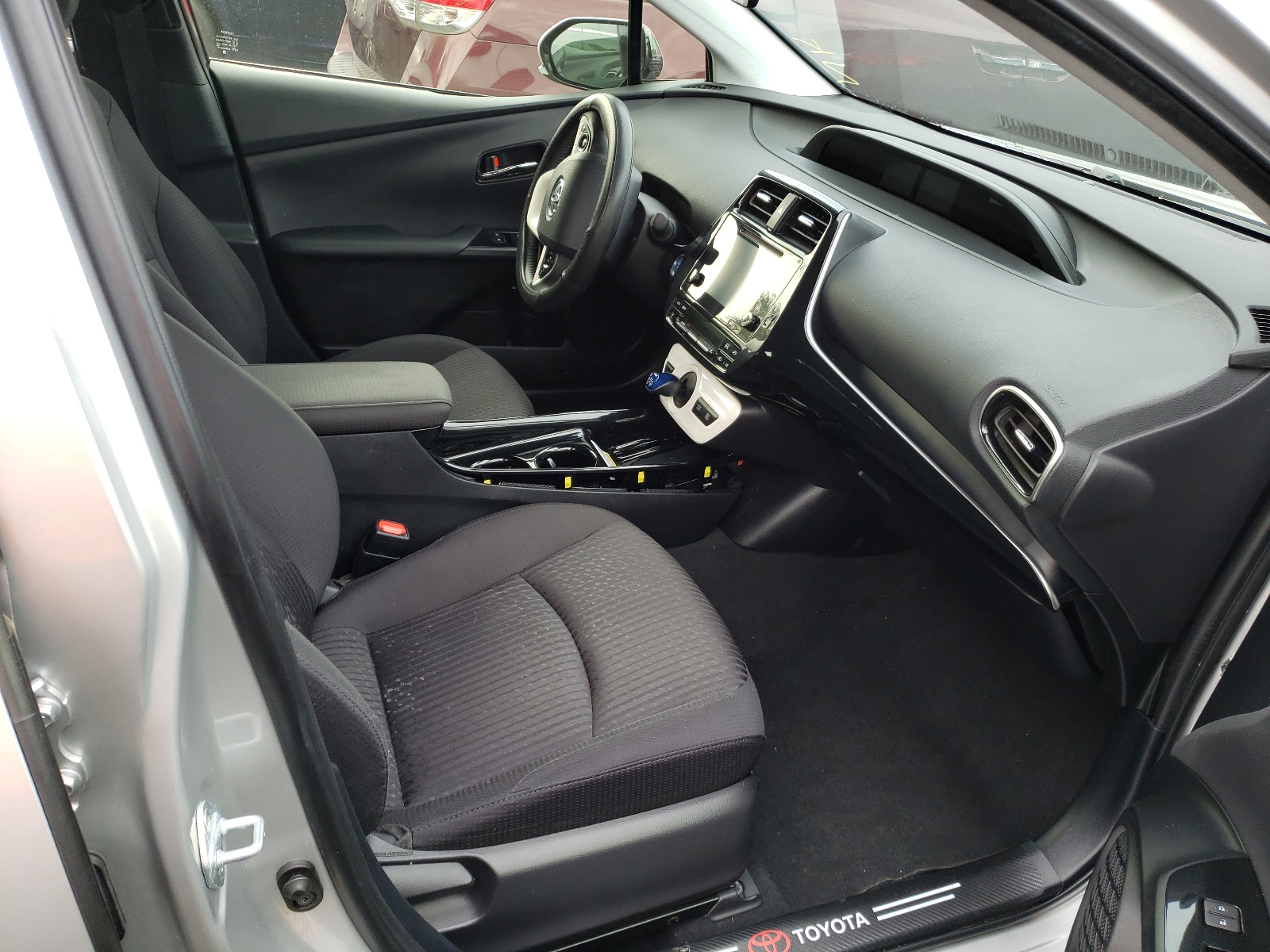 Photo 5 from auction – 2017 TOYOTA PRIUS with VIN JTDKARFU9H3544334