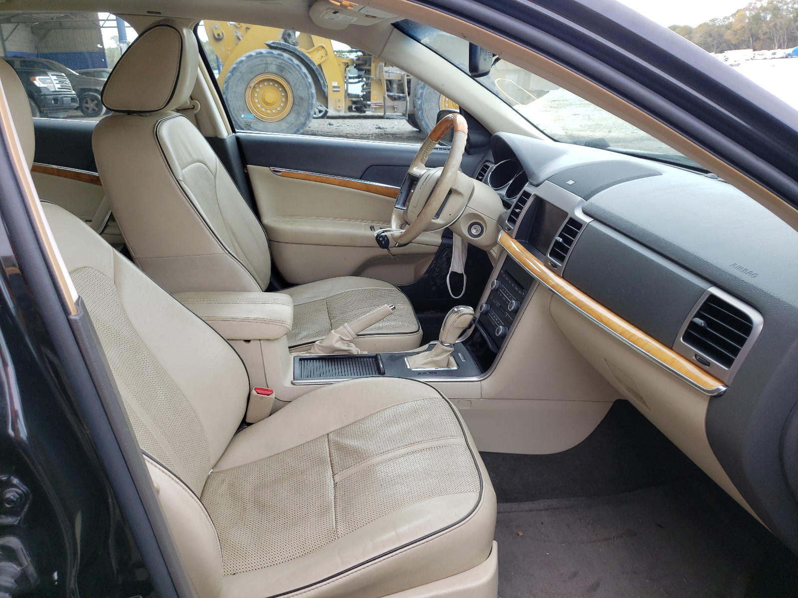 Photo 5 from auction – 2010 LINCOLN MKZ with VIN 3LNHL2GC1AR656940