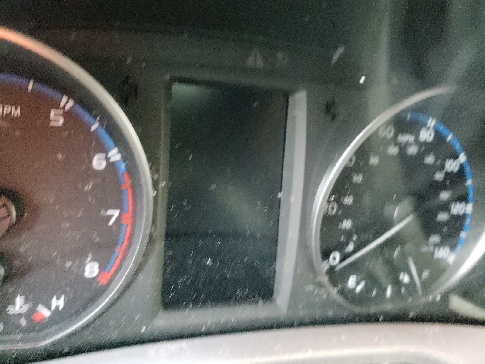 Photo 8 from auction – 2017 TOYOTA RAV4 LE with VIN JTMBFREV4HJ159142