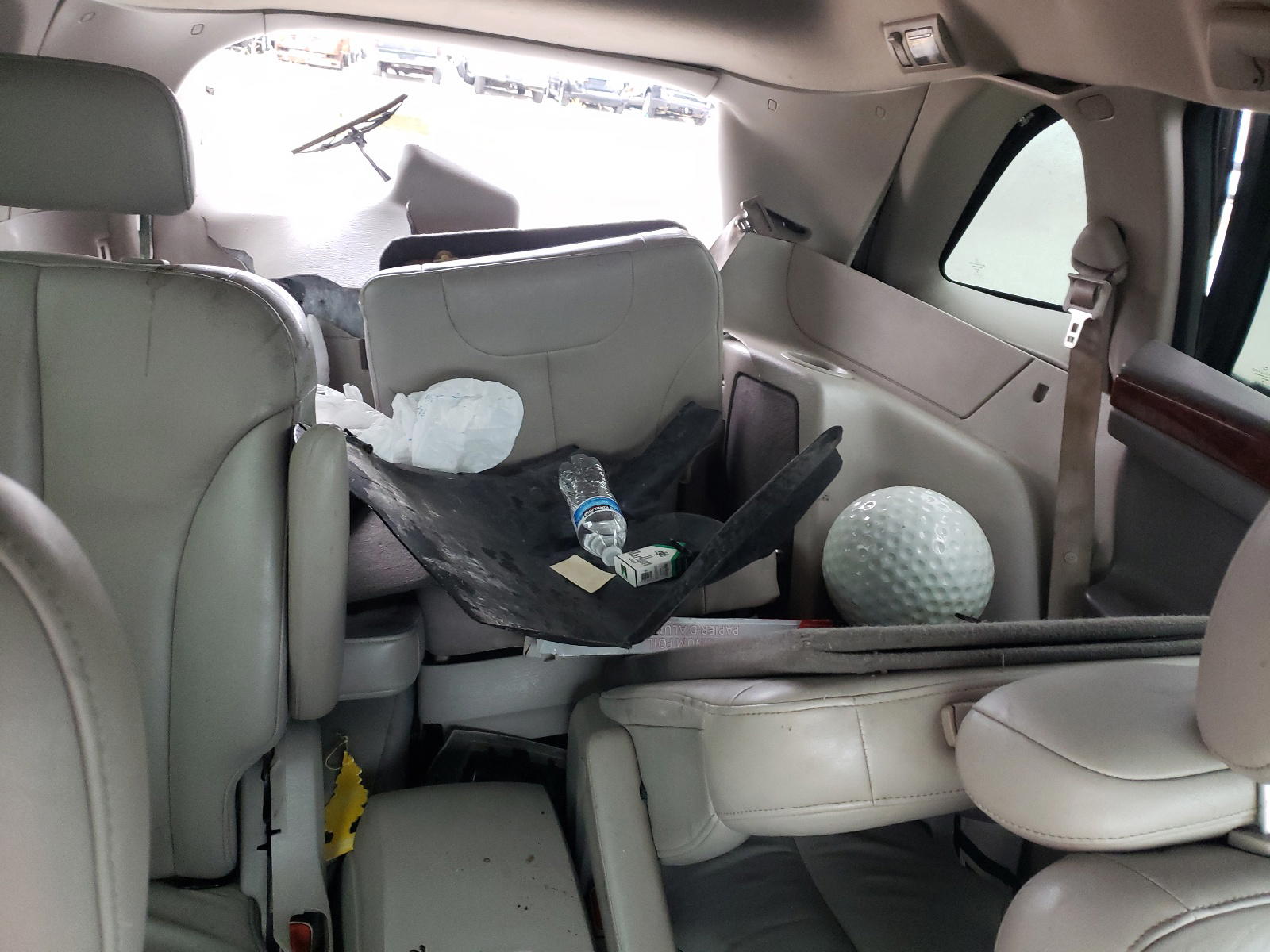 Photo 6 from auction – 2004 CHRYSLER PACIFICA with VIN 2C8GF68444R610422