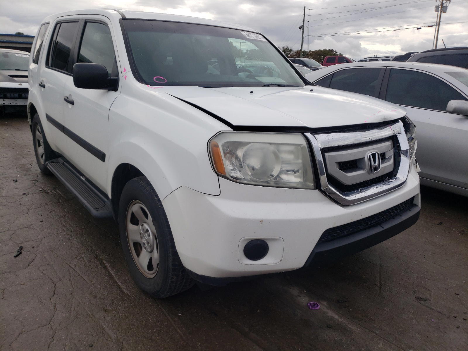 HONDA PILOT LX 2011 with VIN 5FNYF3H21BB033652 - Photo from auction