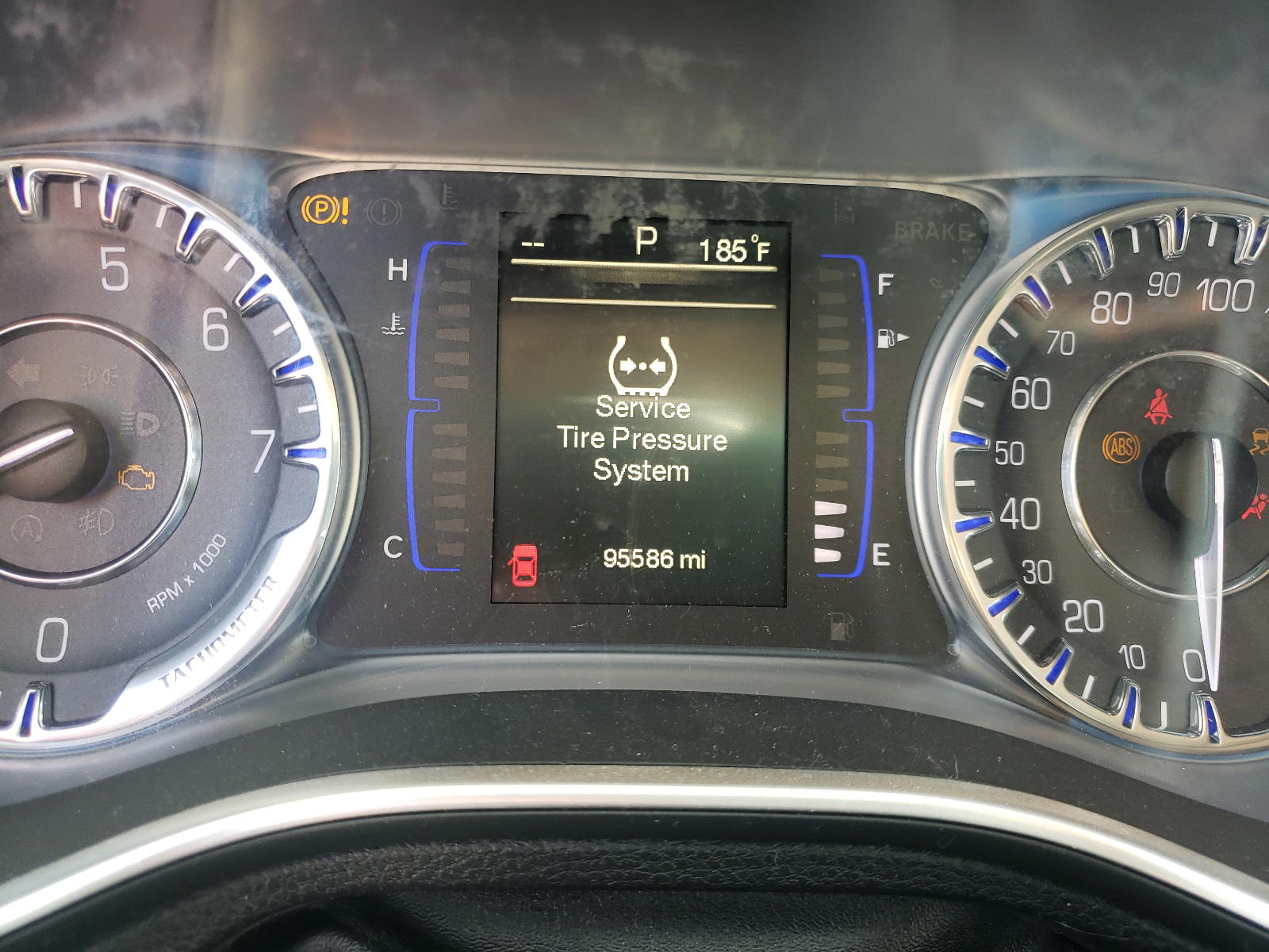 Photo 8 from auction – 2015 CHRYSLER 200 LIMITE with VIN 1C3CCCAB7FN600343