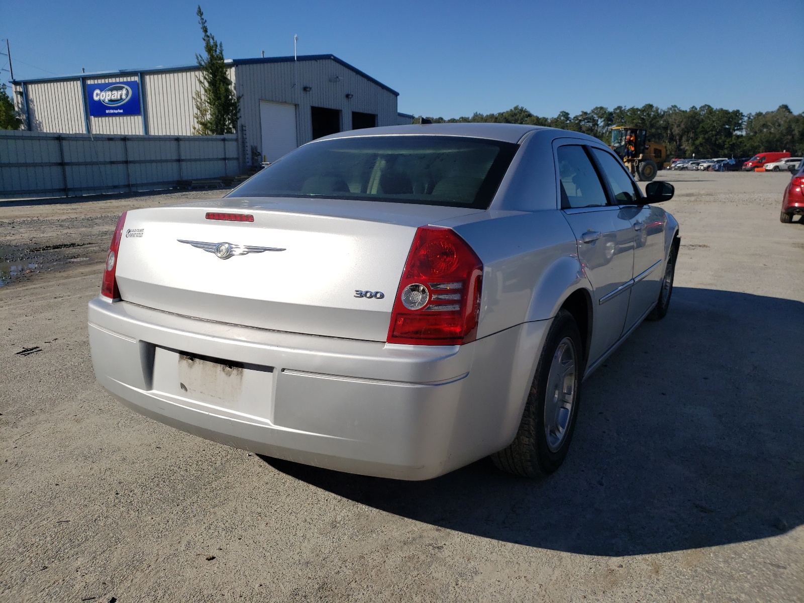 Photo 4 from auction – 2008 CHRYSLER 300 LX with VIN 2C3KA43R18H155451