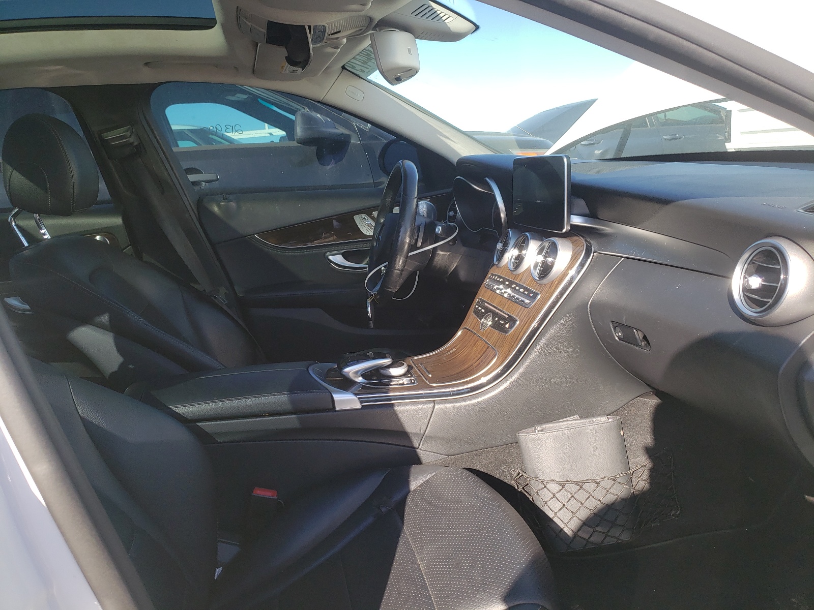 Photo 5 from auction – 2015 MERCEDES-BENZ 300-CLASS with VIN 55SWF4JB3FU093282