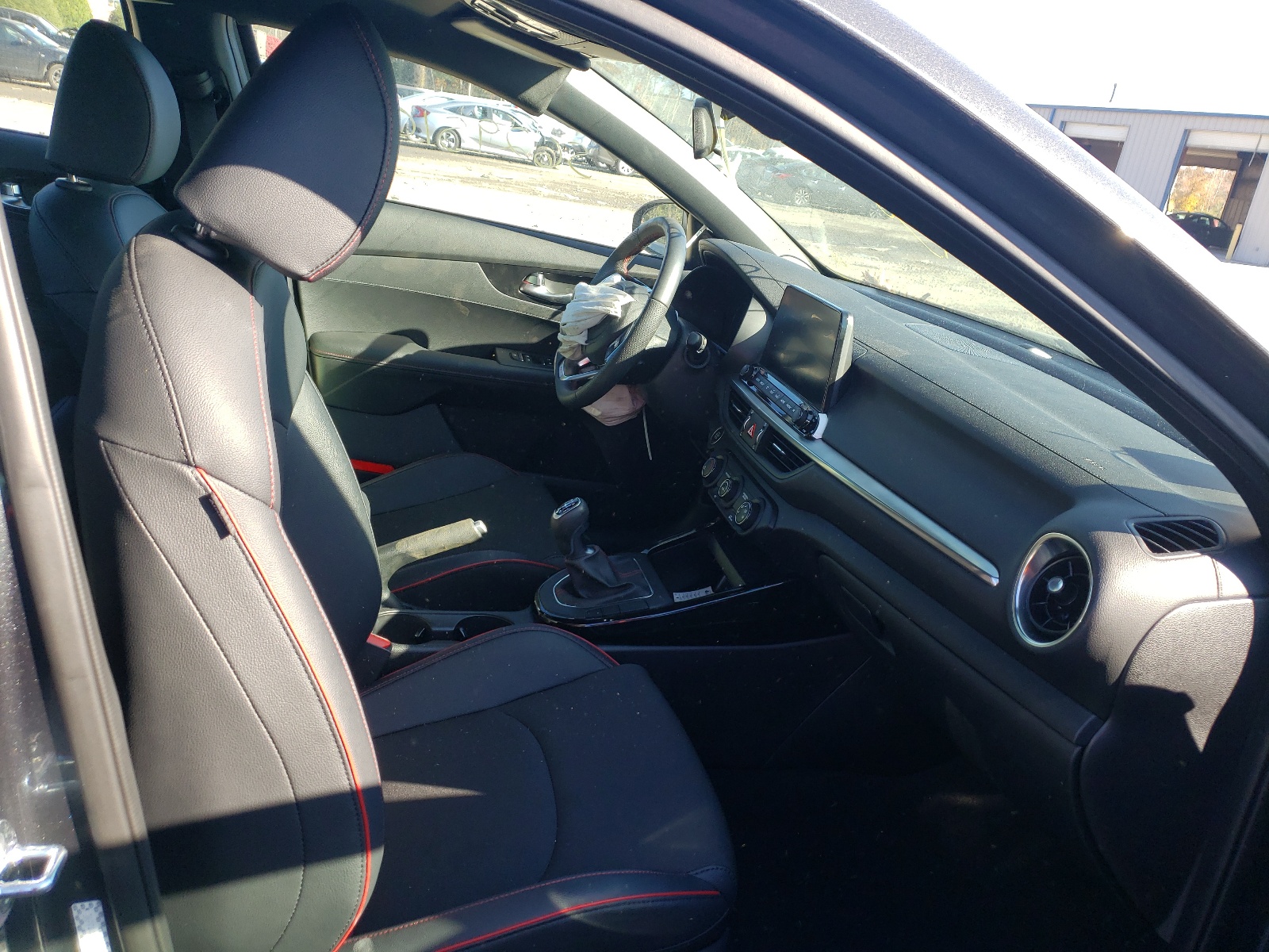 Photo 5 from auction – 2021 KIA FORTE GT with VIN 3KPF44AC8ME345322