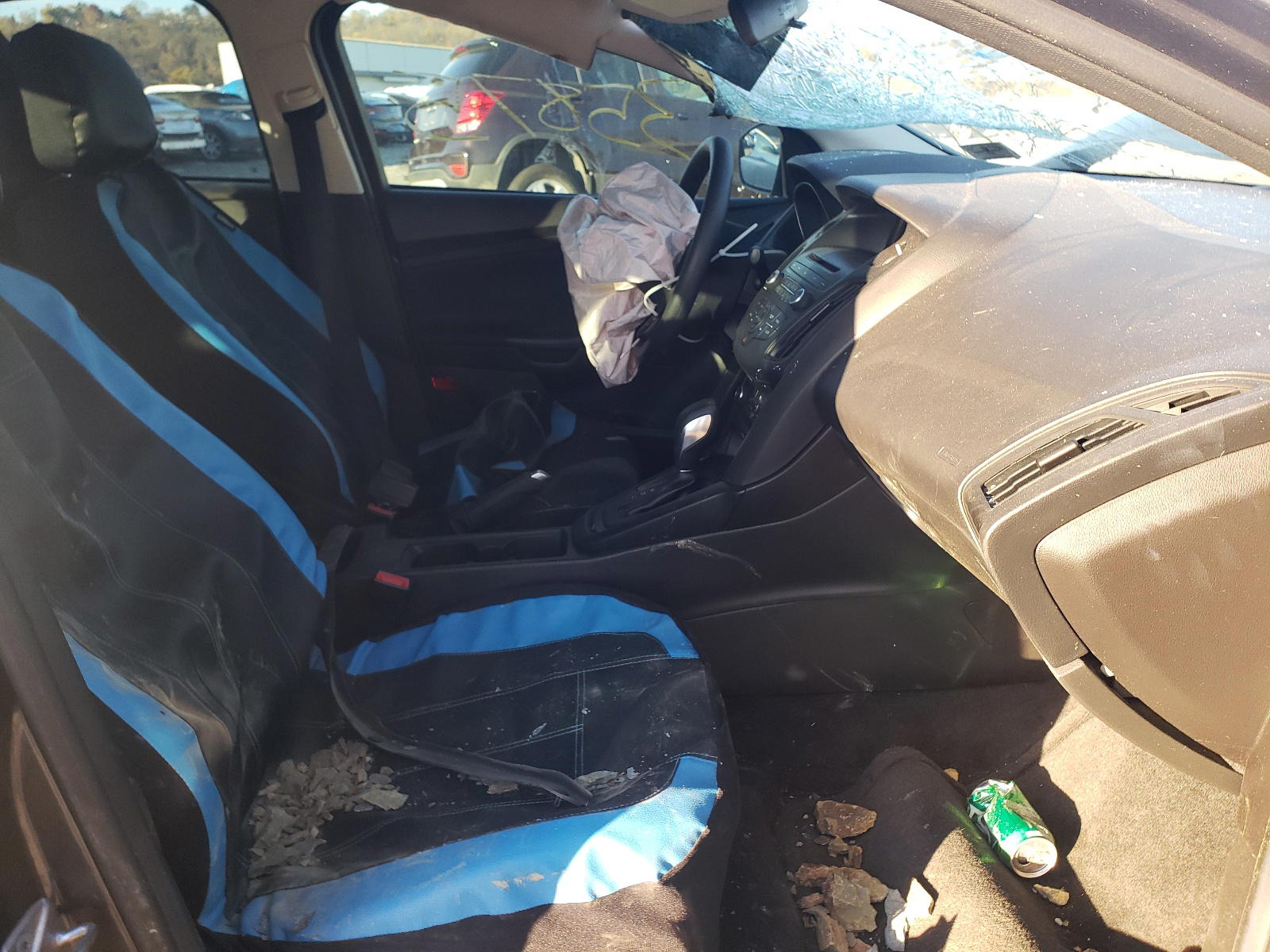 Photo 5 from auction – 2017 FORD FOCUS S with VIN 1FADP3E20HL313056