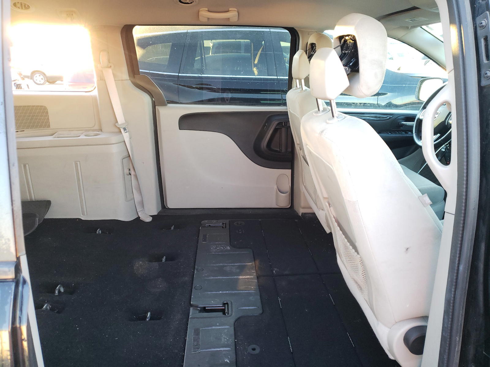 Photo 6 from auction – 2017 DODGE GRAND CARA with VIN 2C4RDGBG8HR694503