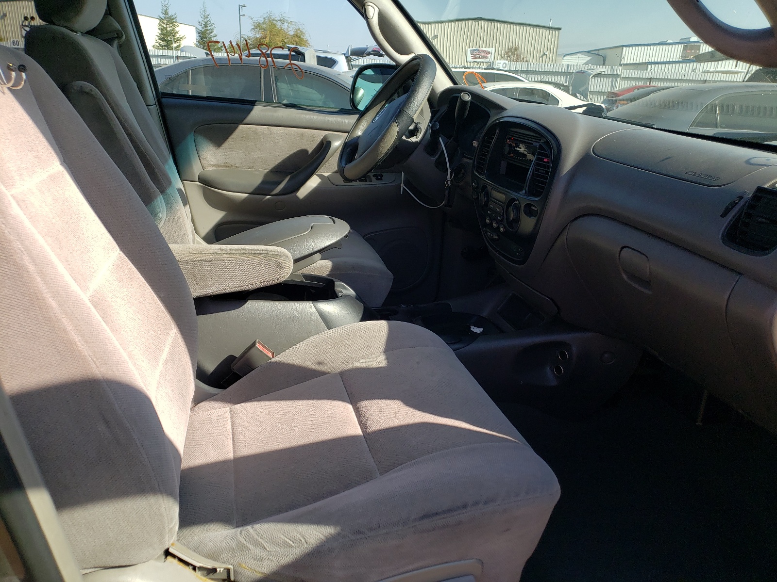 Photo 5 from auction – 2003 TOYOTA SEQUOIA LI with VIN 5TDZT34A03S138741