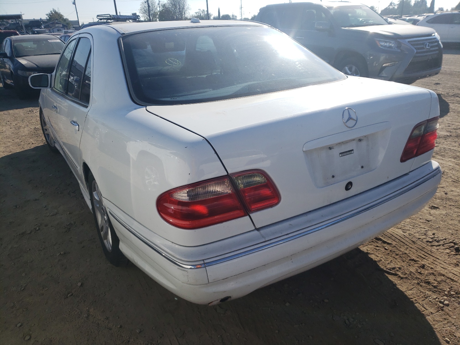 Photo 3 from auction – 2000 MERCEDES-BENZ E 430 with VIN WDBJF70J6YB077328