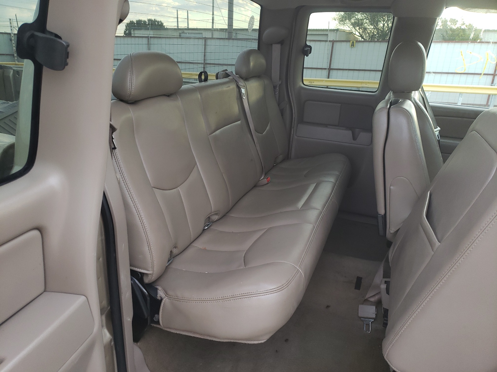 Photo 6 from auction – 2006 CHEVROLET SILVERADO with VIN 1GCEK19ZX6Z286709