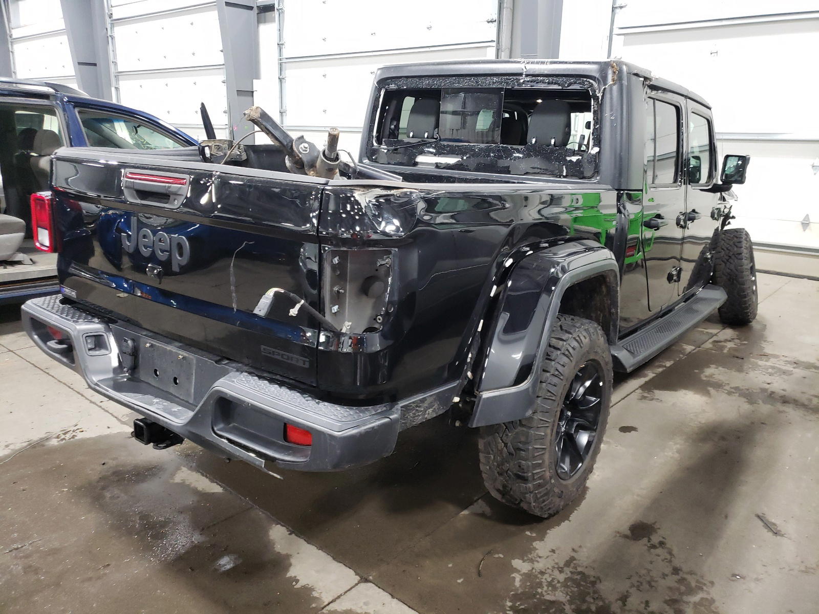 Photo 4 from auction – 2021 JEEP GLADIATOR with VIN 1C6HJTAG5ML507405