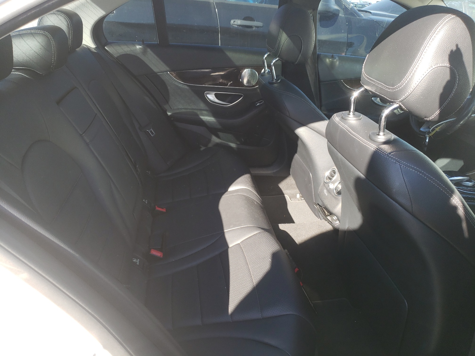 Photo 6 from auction – 2015 MERCEDES-BENZ 300-CLASS with VIN 55SWF4JB3FU093282