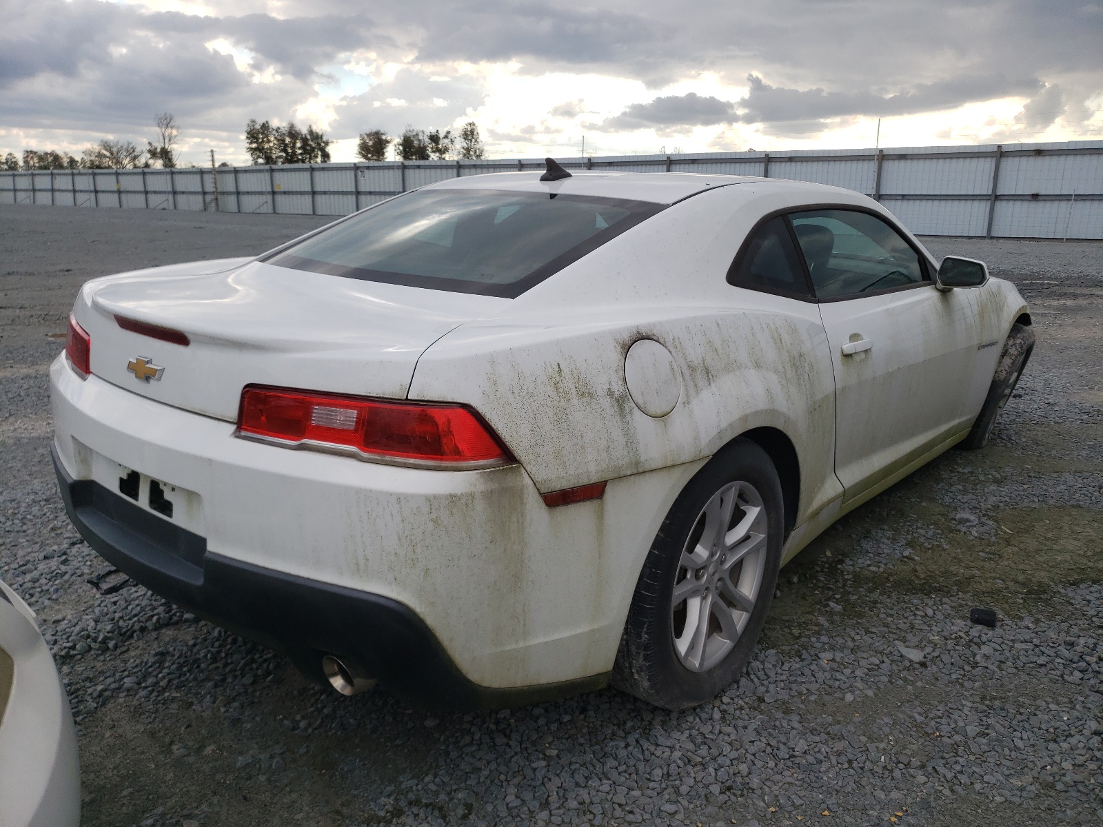 Photo 4 from auction – 2015 CHEVROLET CAMARO LS with VIN 2G1FB1E30F9311514