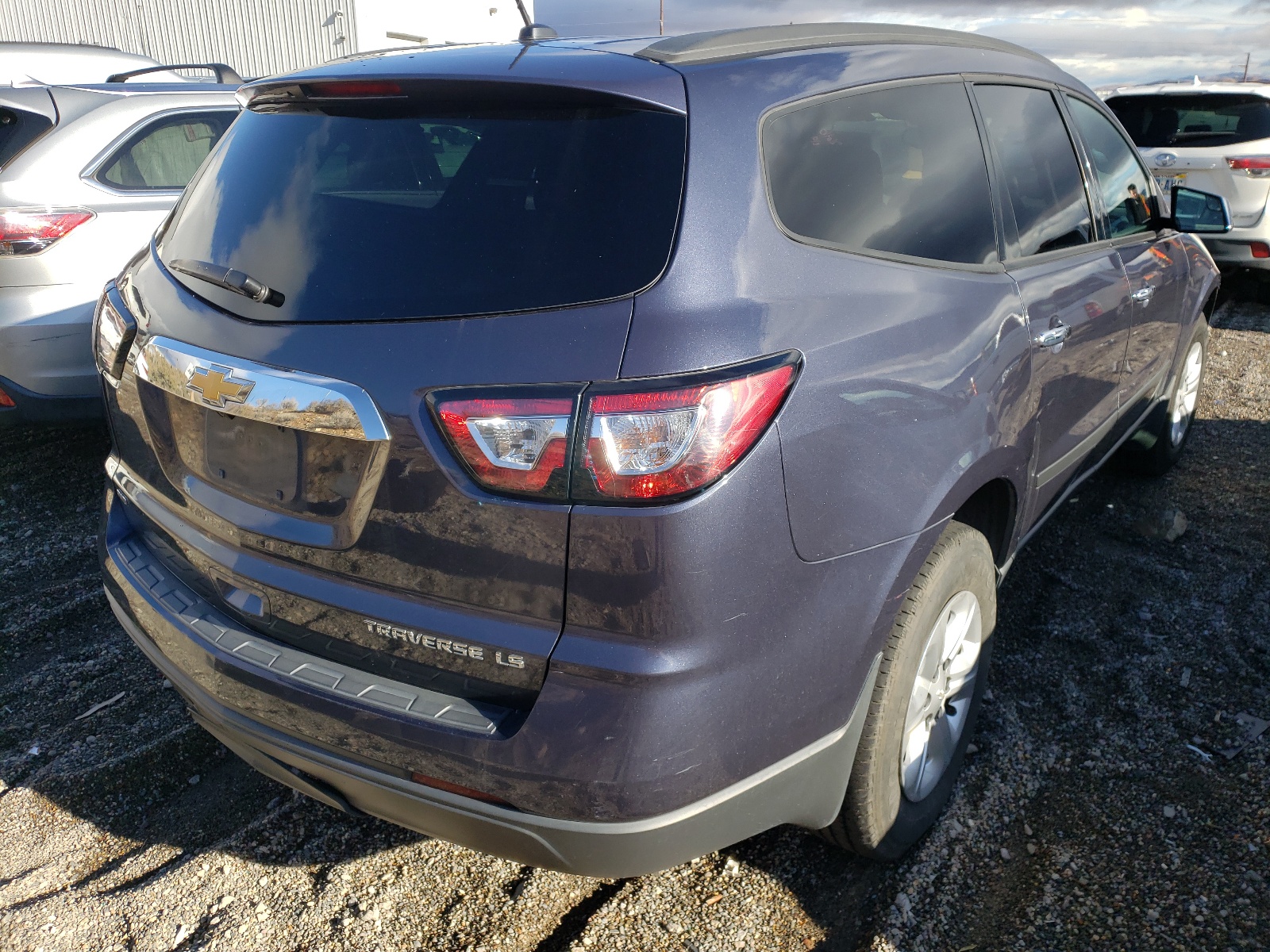 Photo 4 from auction – 2013 CHEVROLET TRAVERSE L with VIN 1GNKVFED0DJ227043