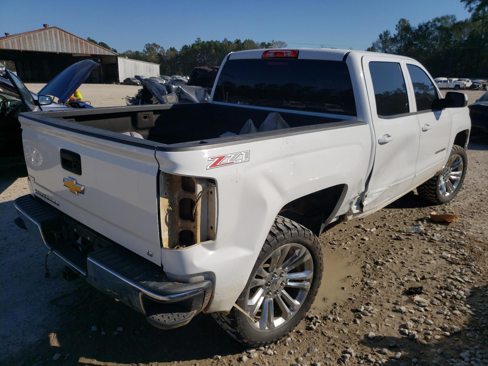 Photo 4 from auction – 2015 CHEVROLET SILVERADO with VIN 3GCUKREC0FG417612