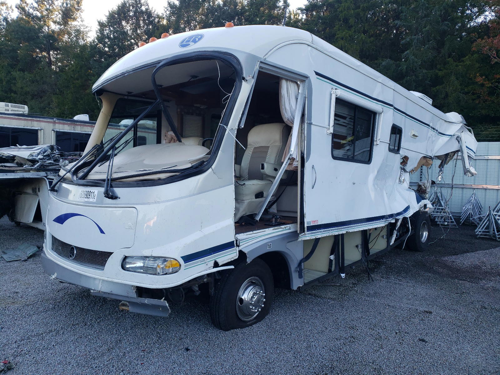 Photo 2 from auction – 1998 HOLI MOTORHOME with VIN 3FCMF53G2VJA24960