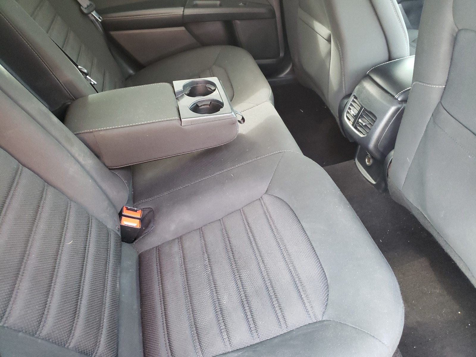 Photo 6 from auction – 2019 FORD FUSION SE with VIN 3FA6P0LU5KR180217
