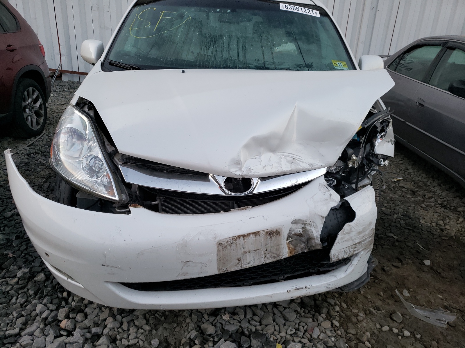 Photo 9 from auction – 2006 TOYOTA SIENNA XLE with VIN 5TDZA22C96S577140