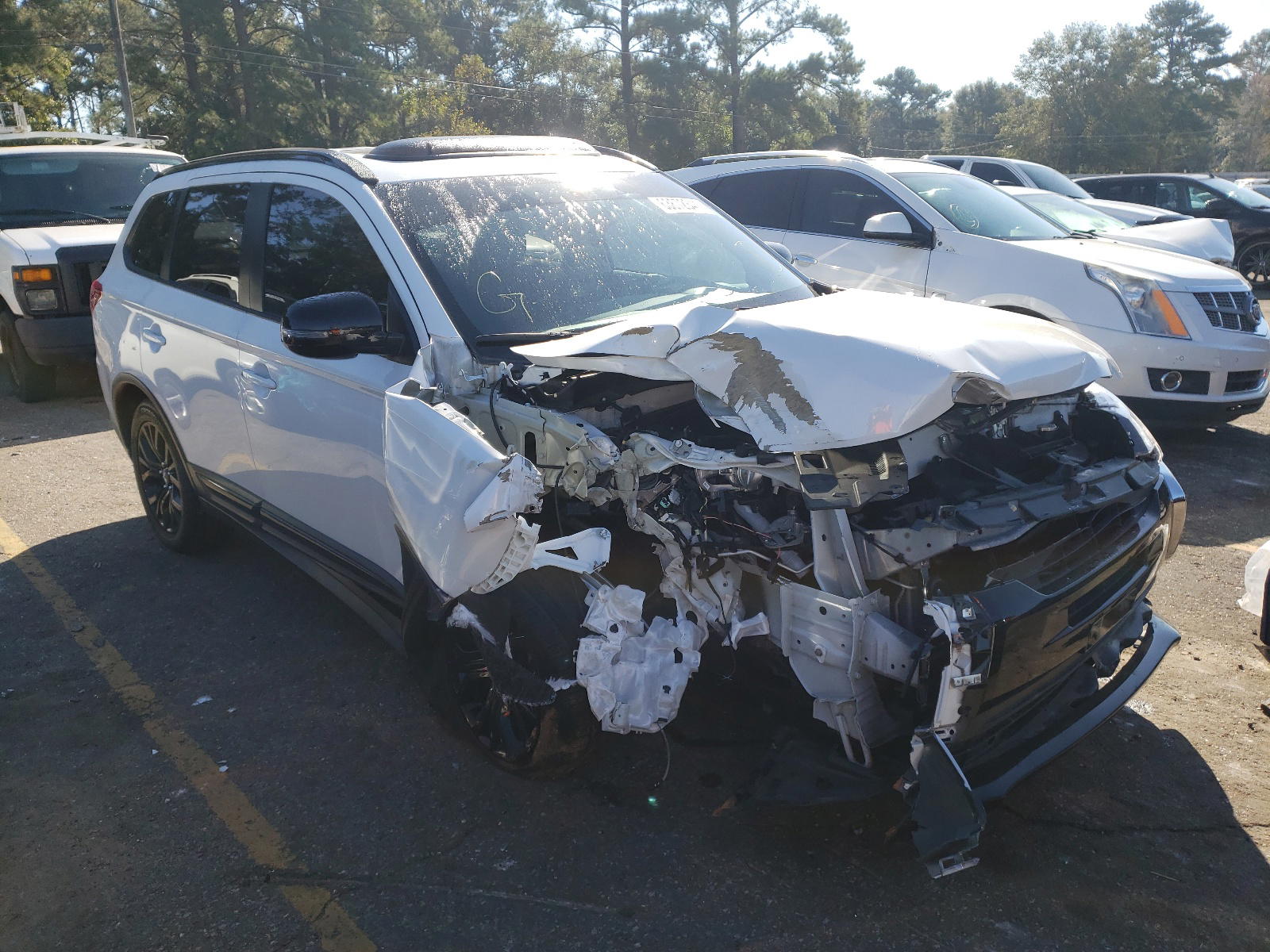 MITSUBISHI OUTLANDER 2018 with VIN JA4AD3A39JZ020113 - Photo from auction