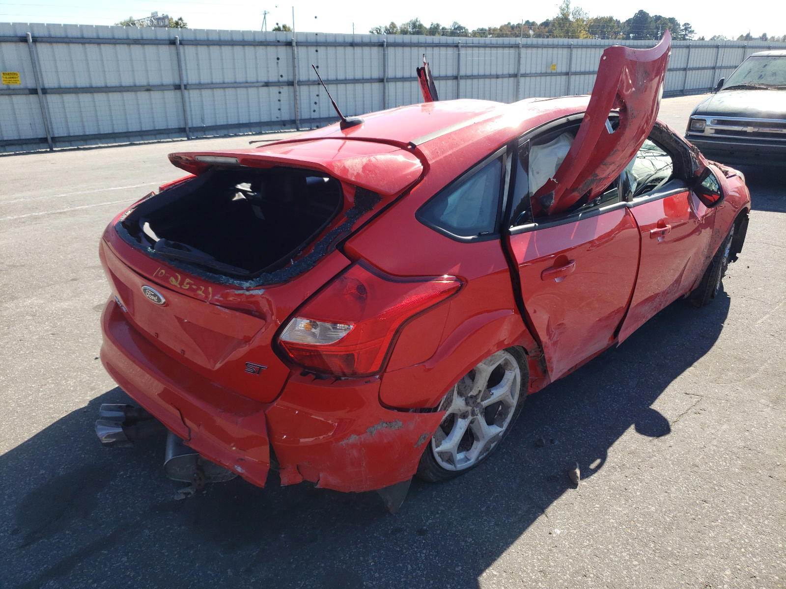 Photo 4 from auction – 2013 FORD FOCUS ST with VIN 1FADP3L94DL100072