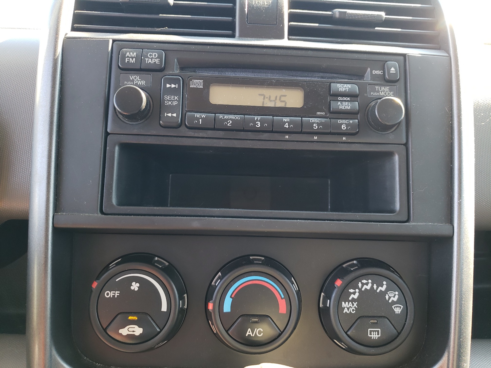 Photo 9 from auction – 2009 HONDA ELEMENT LX with VIN 5J6YH18399L001976
