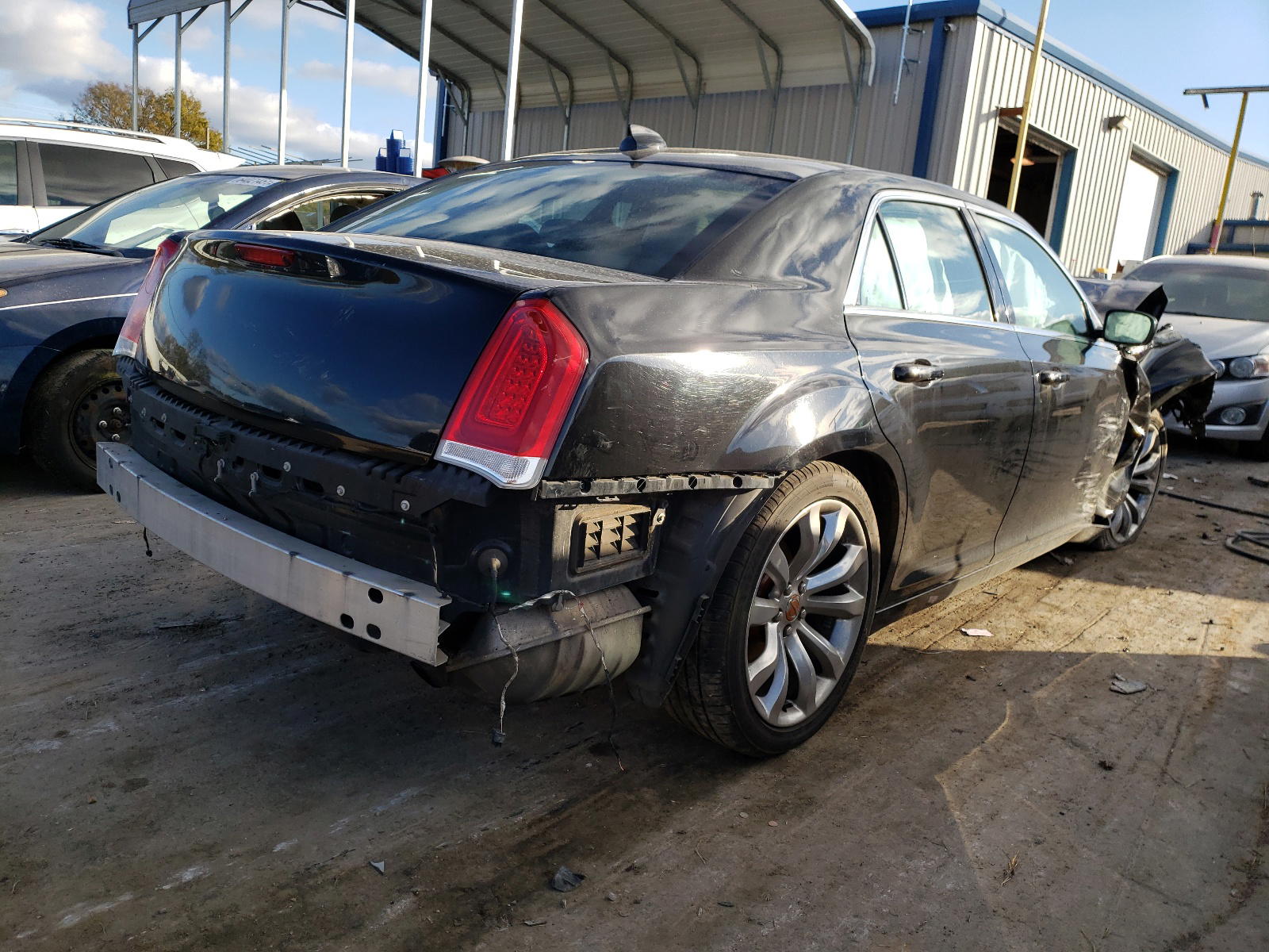 Photo 4 from auction – 2016 CHRYSLER 300 LIMITE with VIN 2C3CCAAG4GH208155