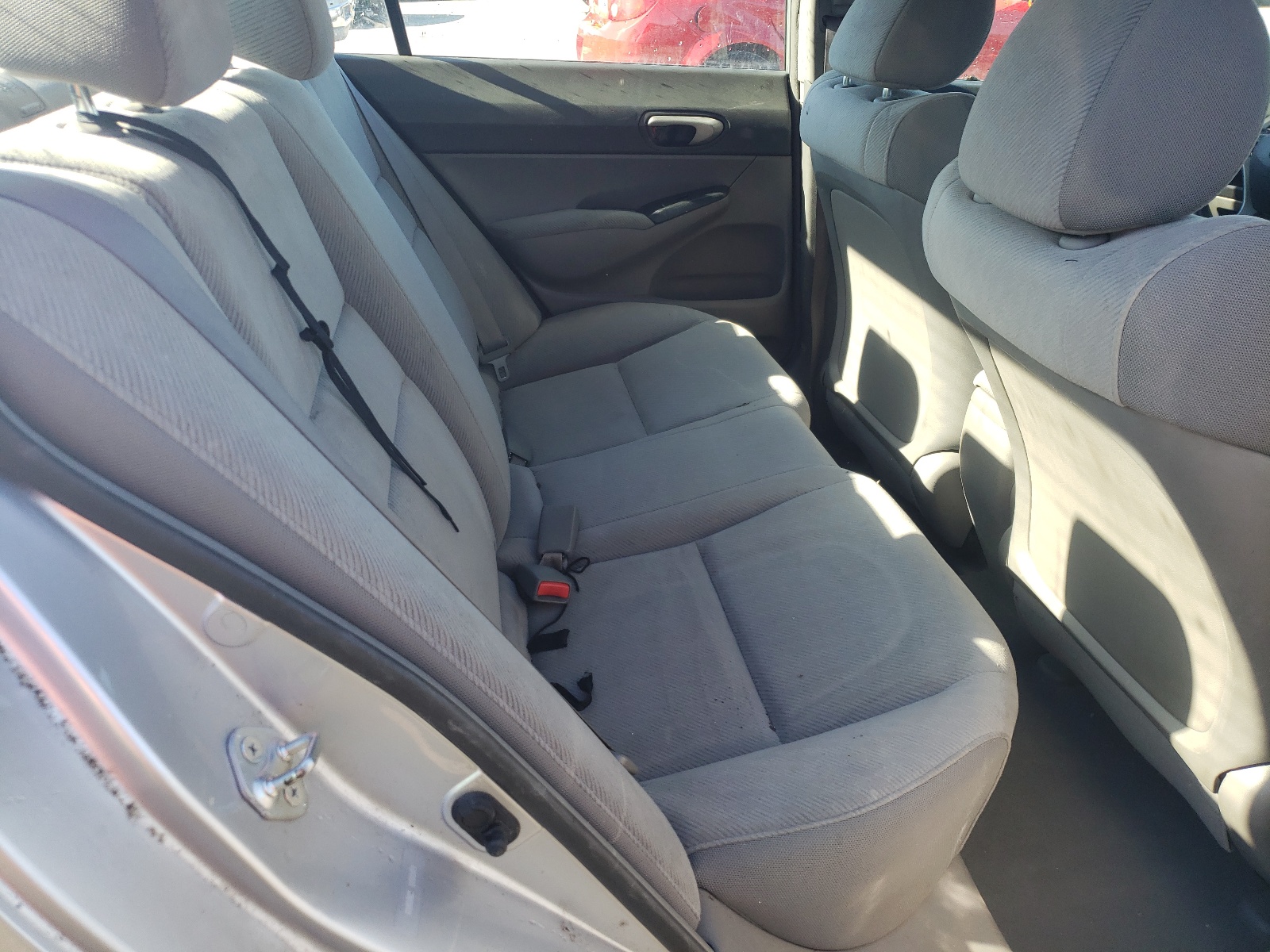 Photo 6 from auction – 2011 HONDA CIVIC LX with VIN 19XFA1F50BE044090