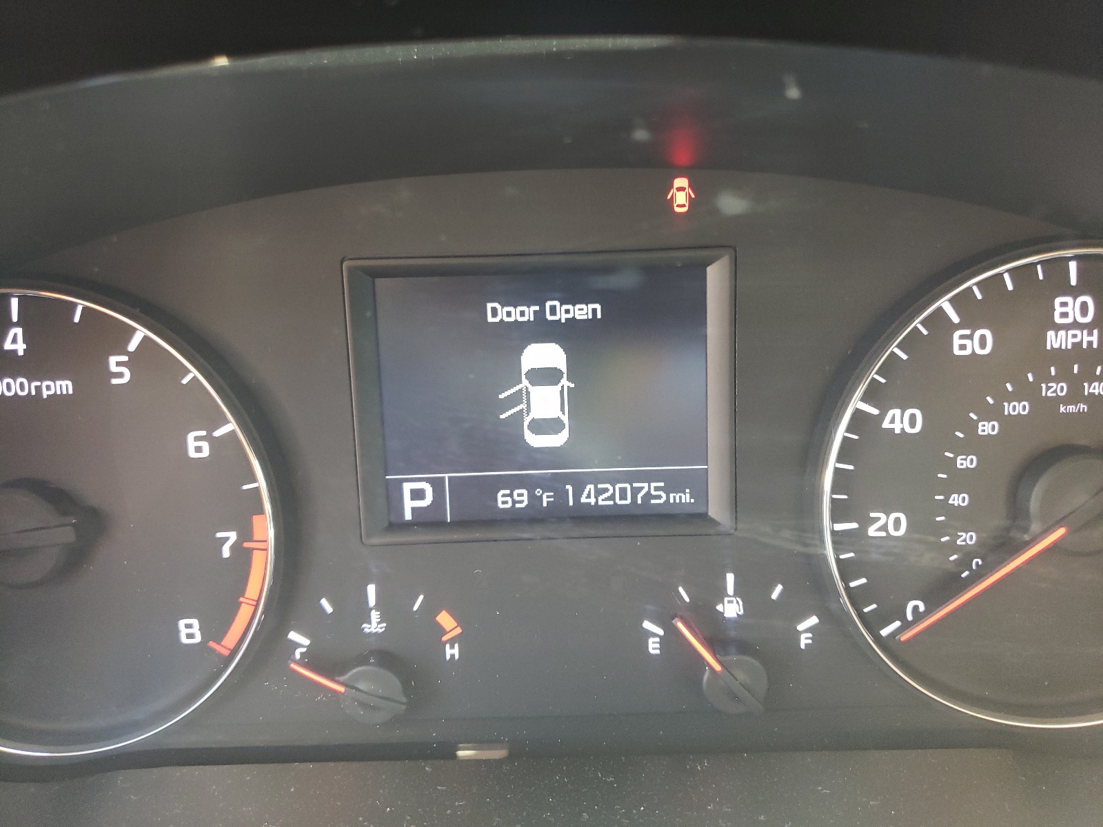 Photo 8 from auction – 2014 KIA CADENZA PR with VIN KNALN4D76E5131762