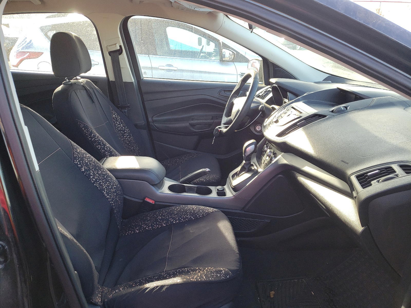 Photo 5 from auction – 2014 FORD ESCAPE S with VIN 1FMCU0F71EUE55750