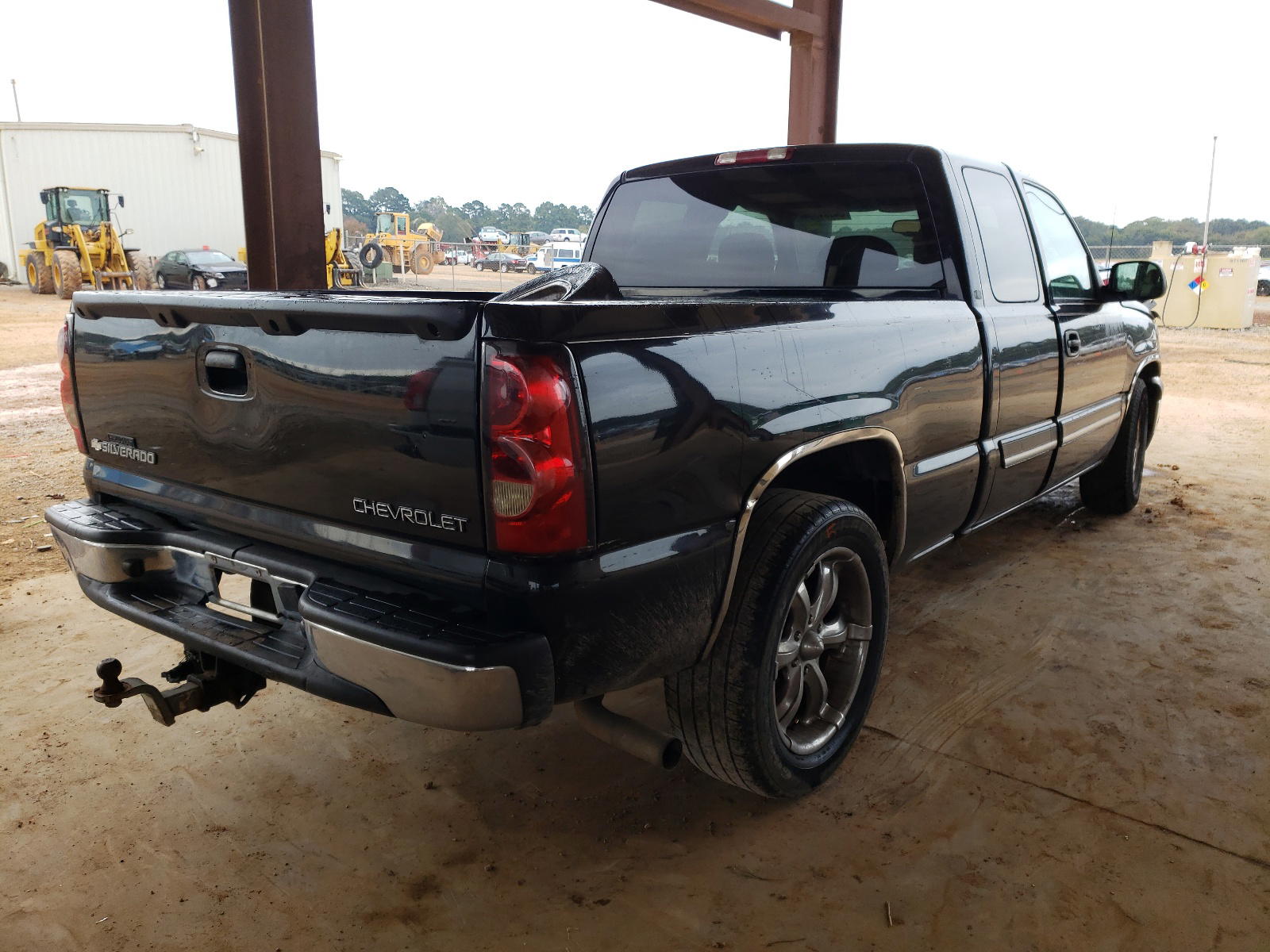 Photo 4 from auction – 2004 CHEVROLET SILVERADO with VIN 2GCEC19V341146310