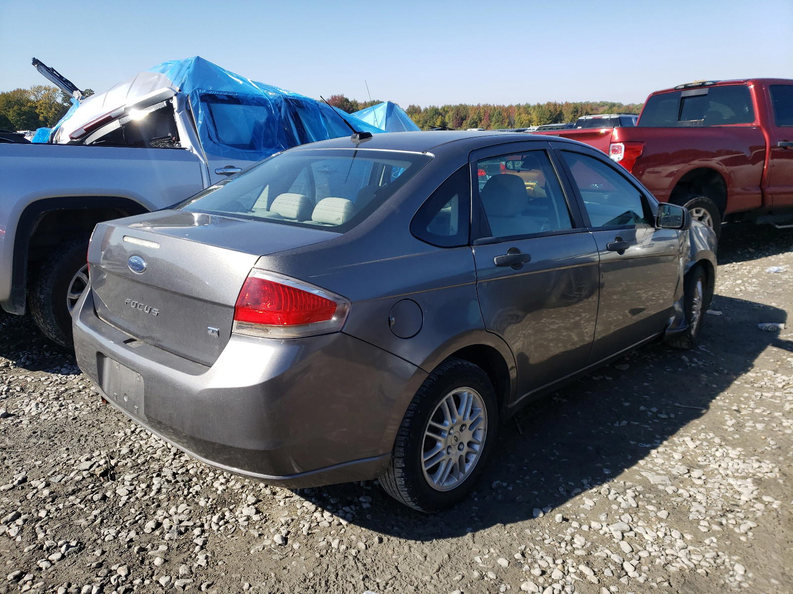 Photo 4 from auction – 2011 FORD FOCUS SE with VIN 1FAHP3FN0BW178161