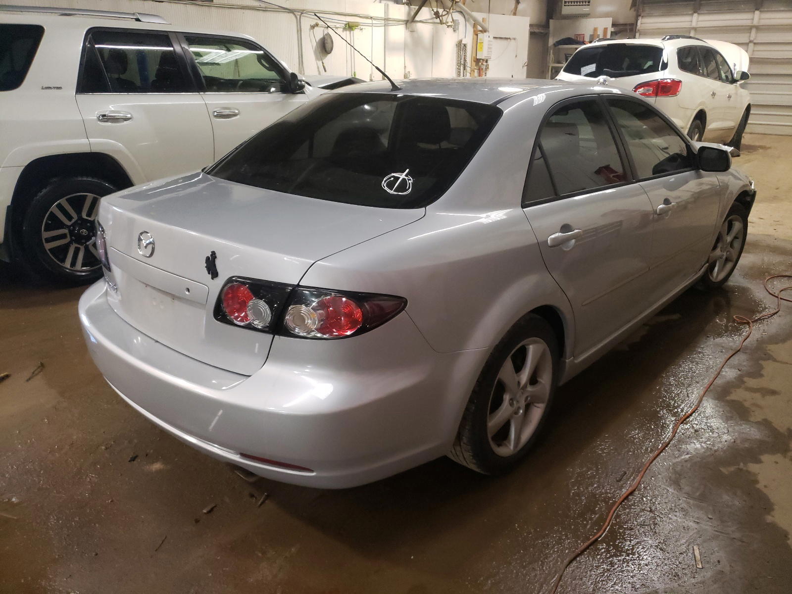 Photo 4 from auction – 2007 MAZDA MAZDA 6 with VIN 1YVHP80C575M48796