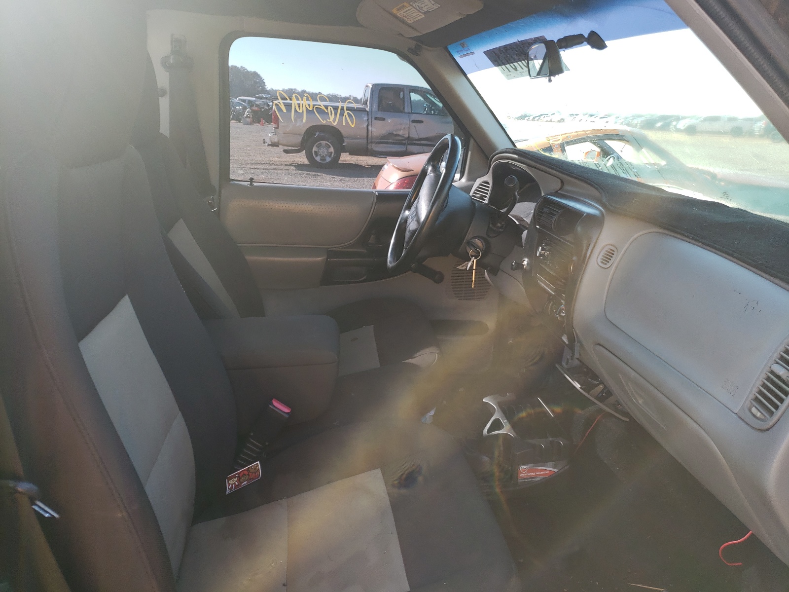 Photo 5 from auction – 1999 FORD RANGER with VIN 1FTYR10V0XPB79930
