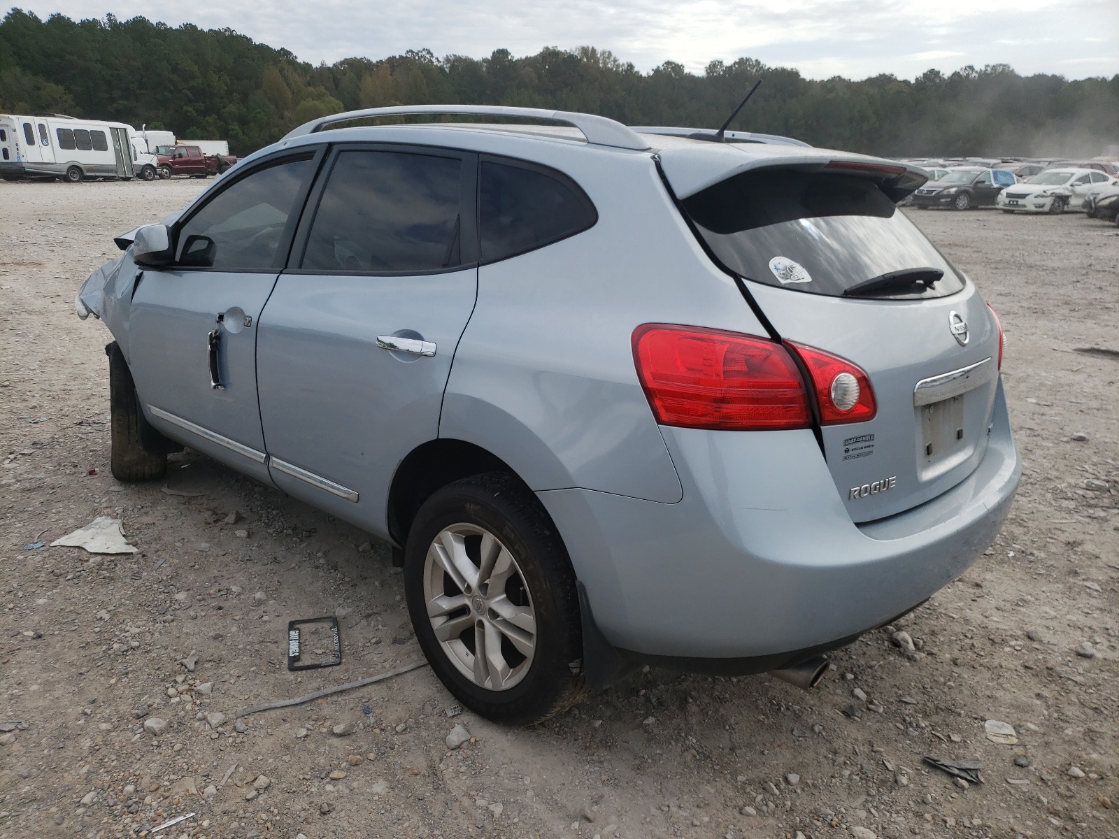 Photo 3 from auction – 2013 NISSAN ROGUE S with VIN JN8AS5MT1DW030700