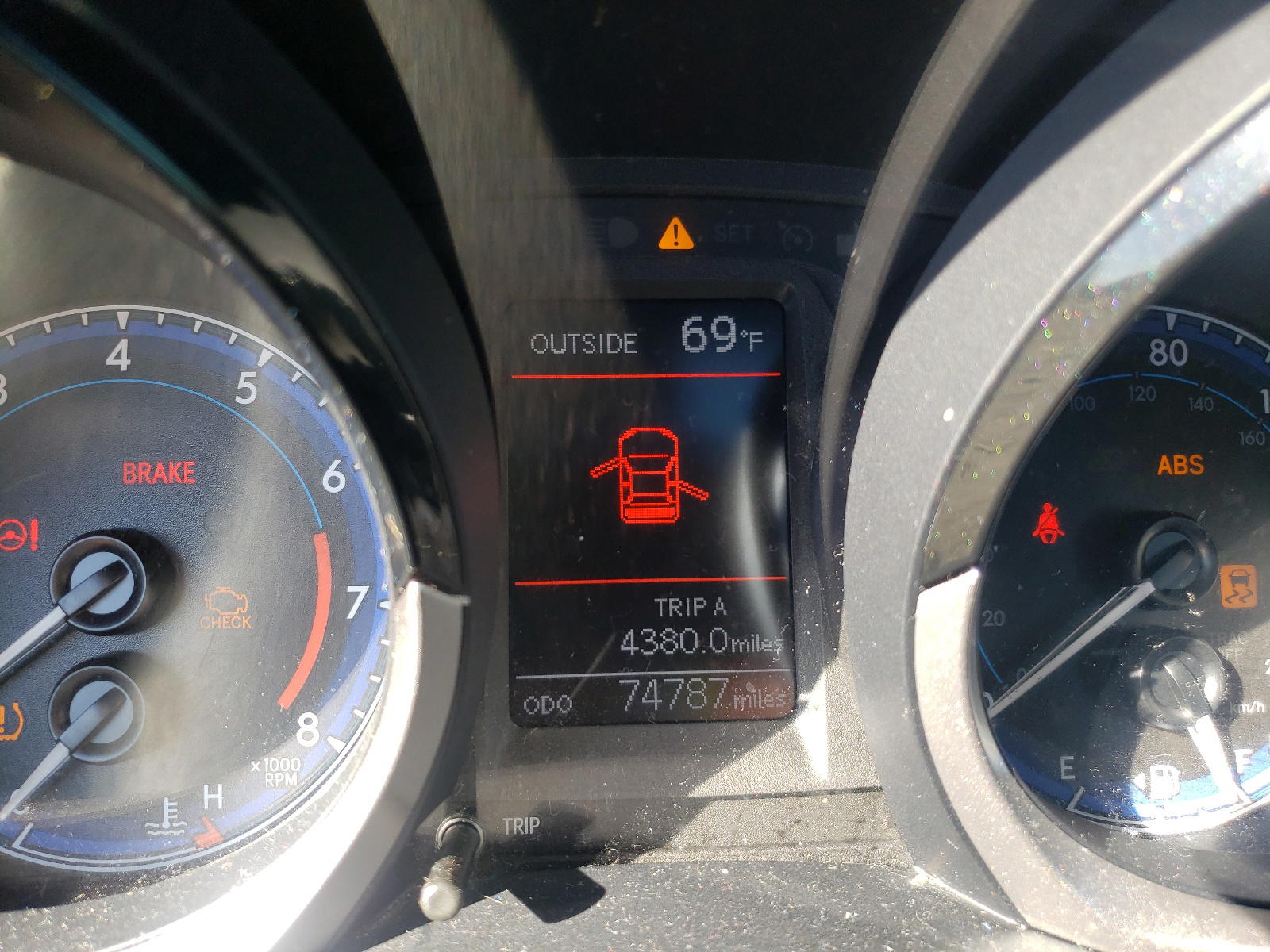 Photo 8 from auction – 2015 TOYOTA COROLLA L with VIN 2T1BURHE2FC259587
