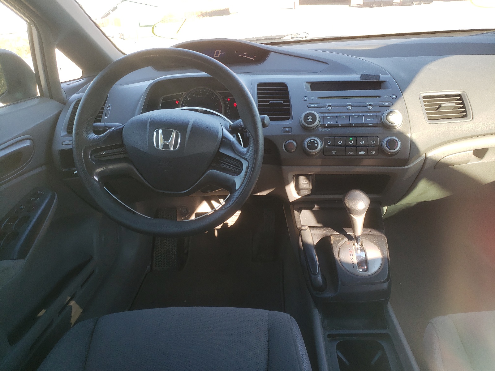 Photo 9 from auction – 2007 HONDA CIVIC DX with VIN 2HGFA16377H006156