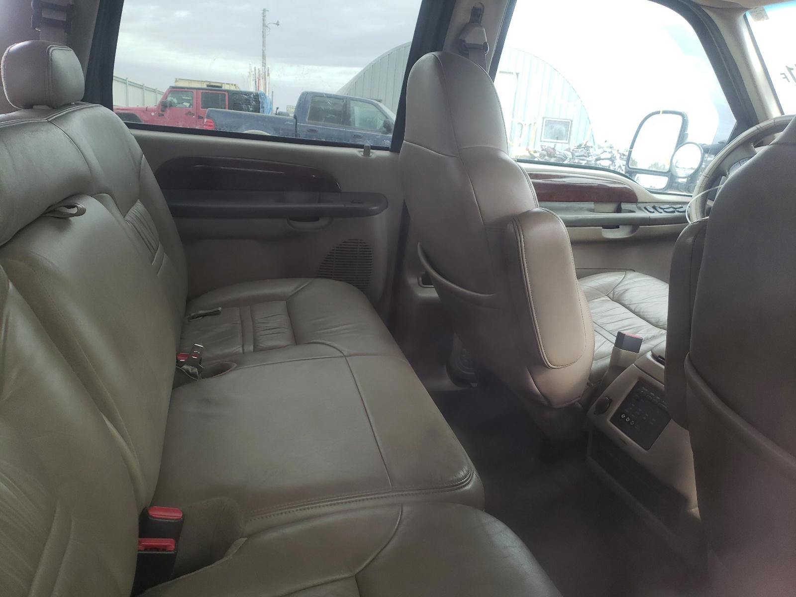 Photo 6 from auction – 2001 FORD EXCURSION with VIN 1FMSU43F21ED73187