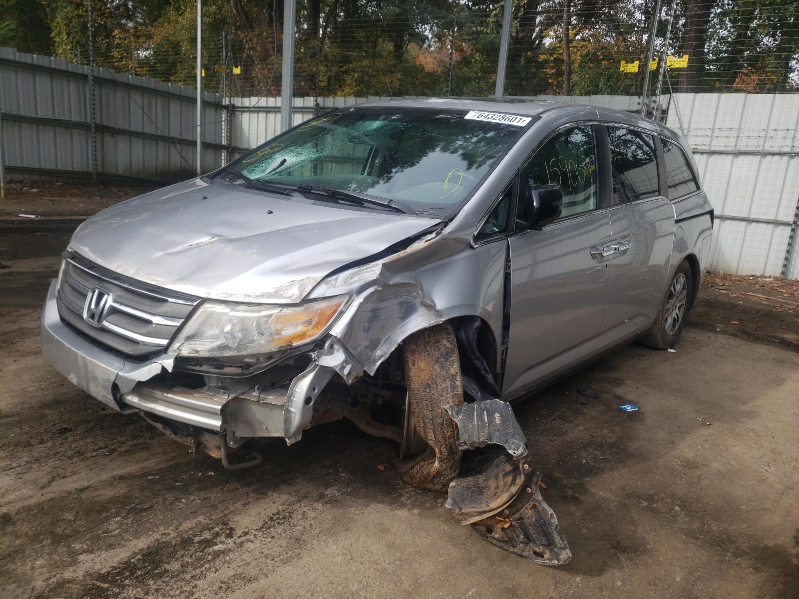 Photo 2 from auction – 2011 HONDA ODYSSEY EX with VIN 5FNRL5H69BB076101