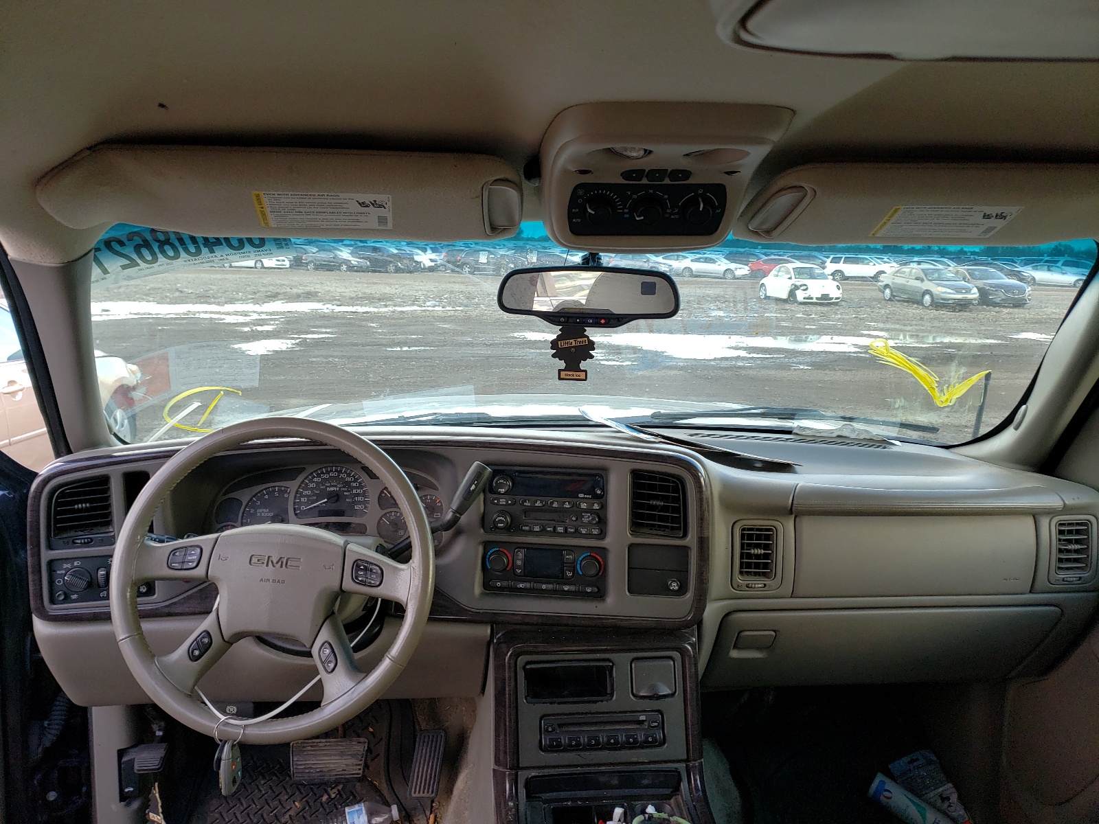 Photo 9 from auction – 2003 GMC YUKON DENA with VIN 1GKEK63U23J152835